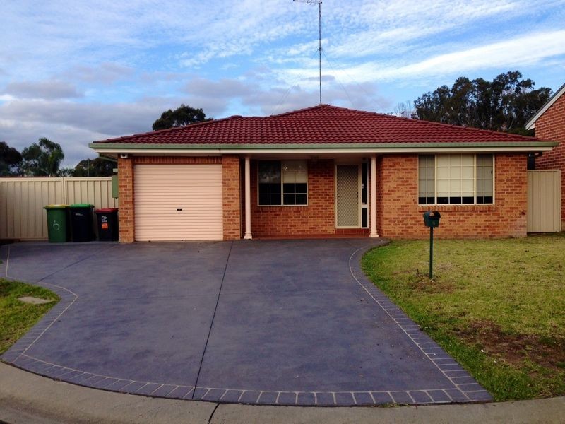 6 Becke Place, Glenmore Park NSW 2745