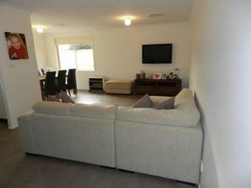 6 Becke Place, Glenmore Park NSW 2745