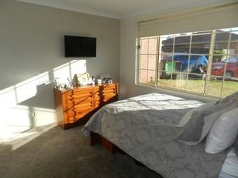 6 Becke Place, Glenmore Park NSW 2745