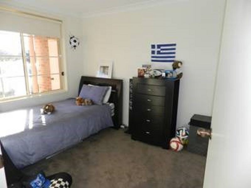 6 Becke Place, Glenmore Park NSW 2745