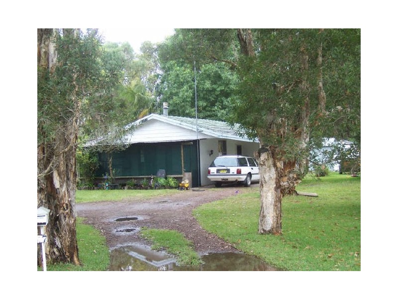 17 Cambridge Avenue, Lemon Tree Passage NSW 2319