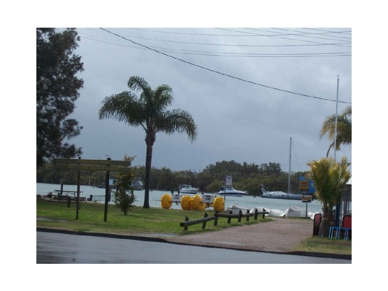 24 Meredith Avenue, Lemon Tree Passage NSW 2319