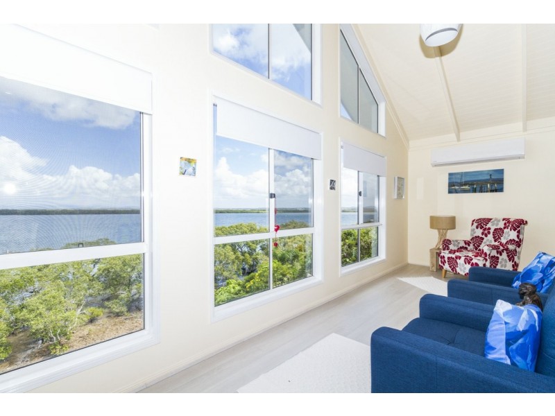 14 Emily Crescent, Macleay Island QLD 4184