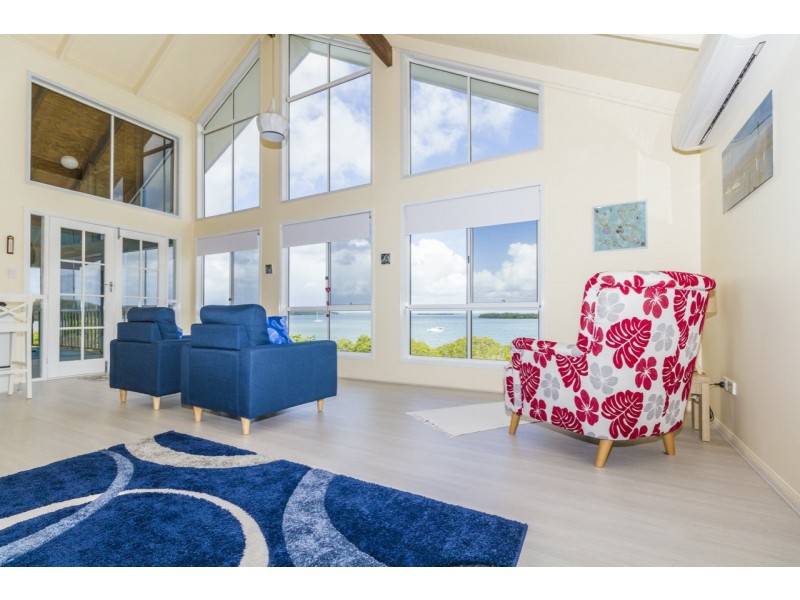 14 Emily Crescent, Macleay Island QLD 4184
