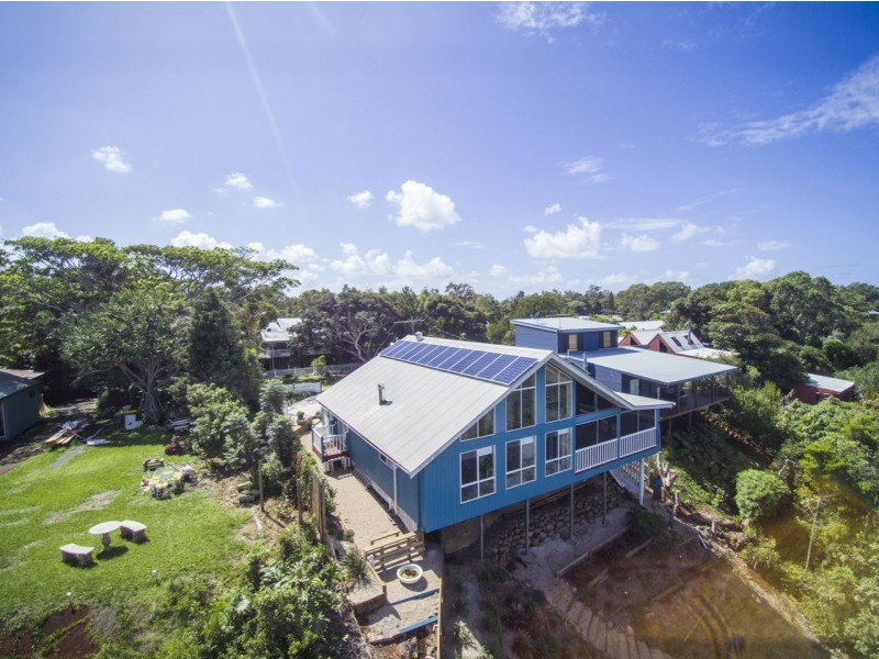 14 Emily Crescent, Macleay Island QLD 4184