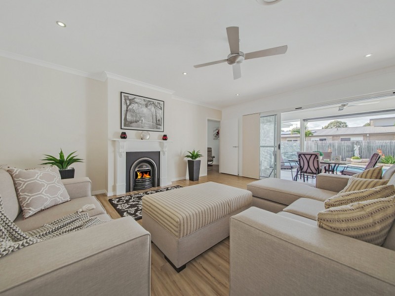 6 Acer Place, Redland Bay QLD 4165