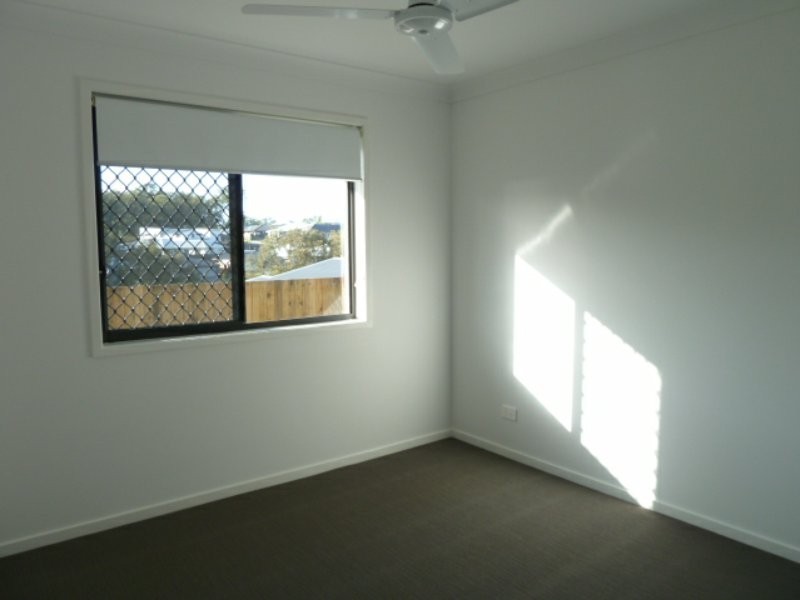 4 Treeline Place, Redland Bay QLD 4165