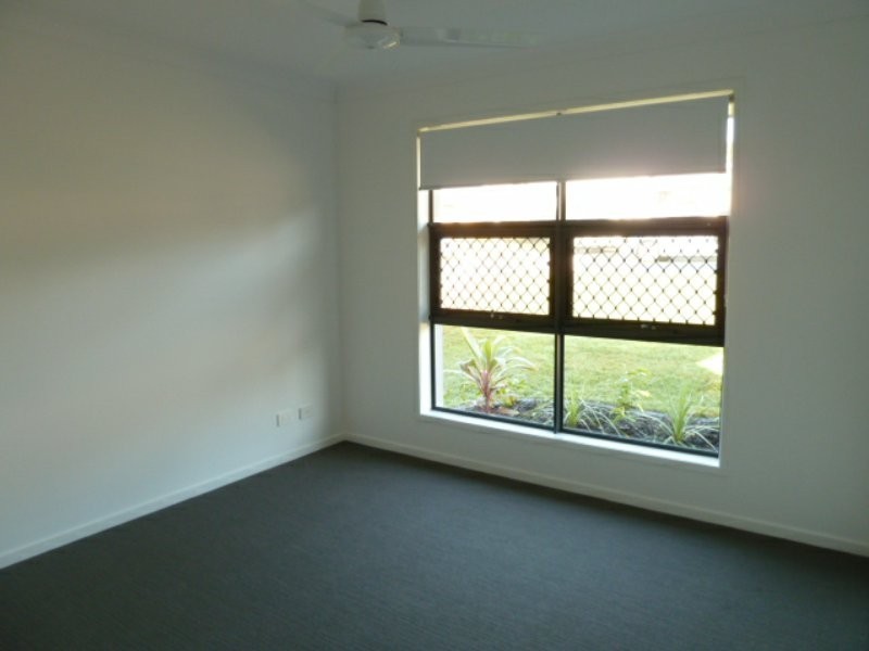 4 Treeline Place, Redland Bay QLD 4165