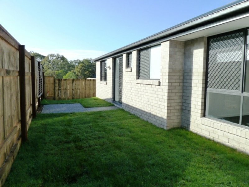 4 Treeline Place, Redland Bay QLD 4165