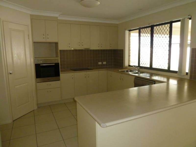 33 Emperor Drive, Redland Bay QLD 4165