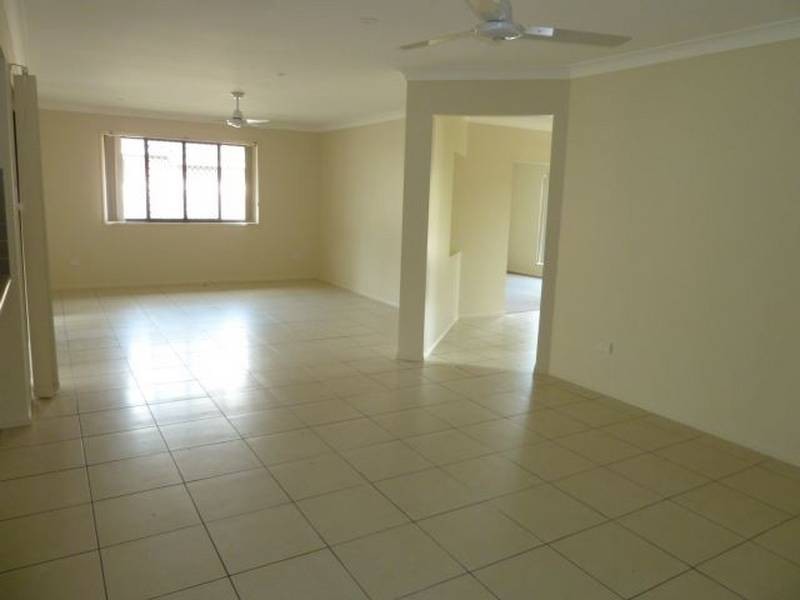 33 Emperor Drive, Redland Bay QLD 4165