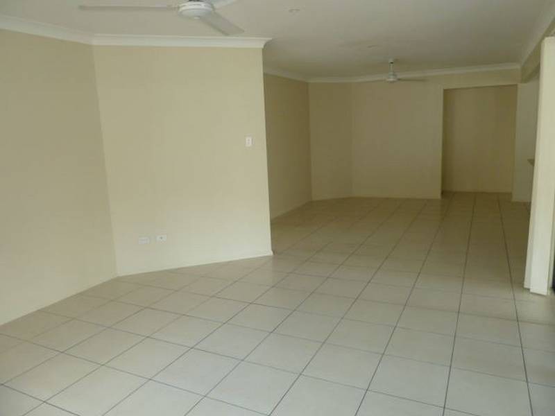 33 Emperor Drive, Redland Bay QLD 4165