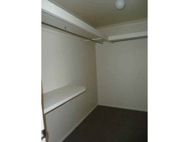 33 Emperor Drive, Redland Bay QLD 4165