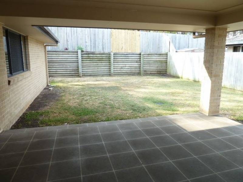 33 Emperor Drive, Redland Bay QLD 4165