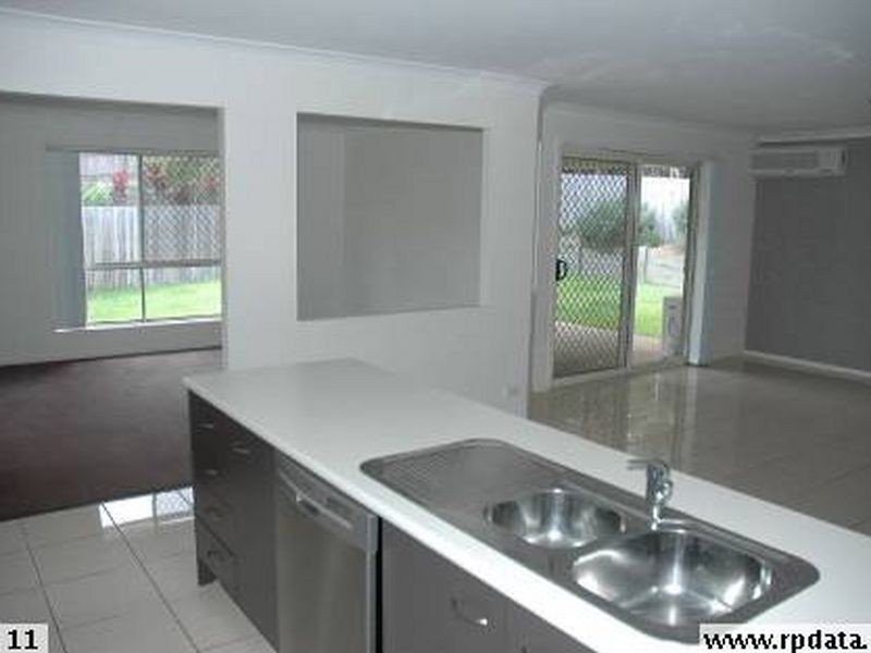12 GREEN PLACE, Redland Bay QLD 4165