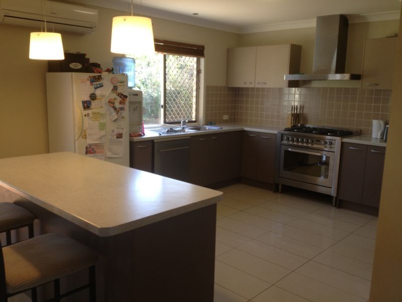 30 HUNTLY PLACE, Redland Bay QLD 4165