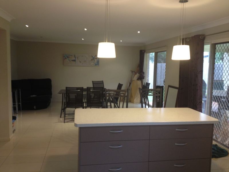 30 HUNTLY PLACE, Redland Bay QLD 4165