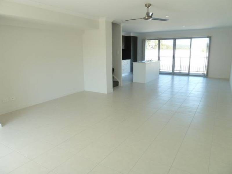 11/4 Rhiana Street, Pimpama QLD 4209