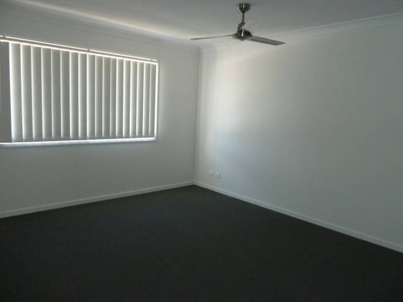 11/4 Rhiana Street, Pimpama QLD 4209