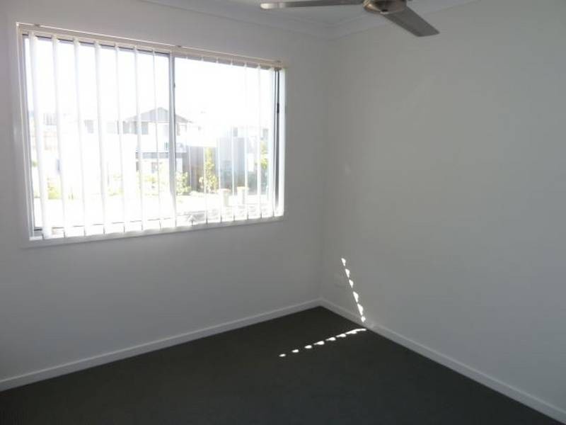 11/4 Rhiana Street, Pimpama QLD 4209