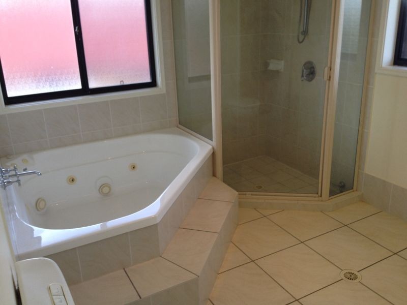 11 BRAEMAR COURT, Redland Bay QLD 4165