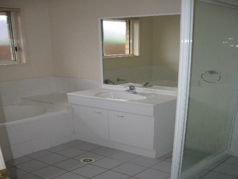 13 Lanyard Place, Redland Bay QLD 4165