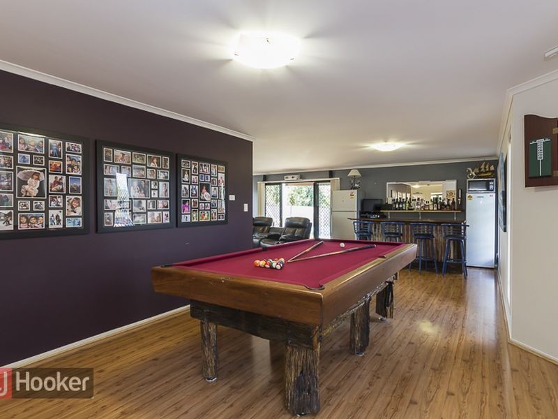 8 TORQUAY ROAD, Redland Bay QLD 4165