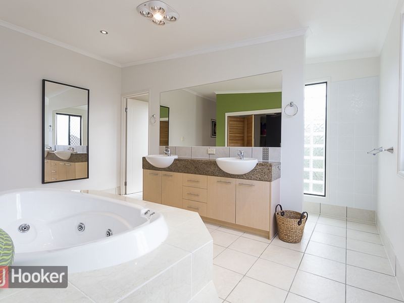 8 TORQUAY ROAD, Redland Bay QLD 4165