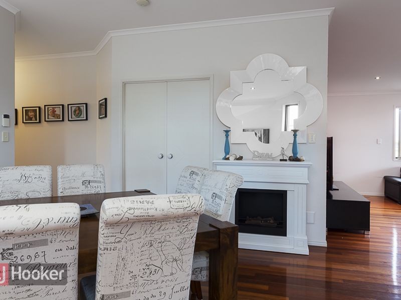 8 TORQUAY ROAD, Redland Bay QLD 4165