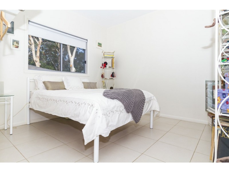 4 Dalpura Street, Macleay Island QLD 4184