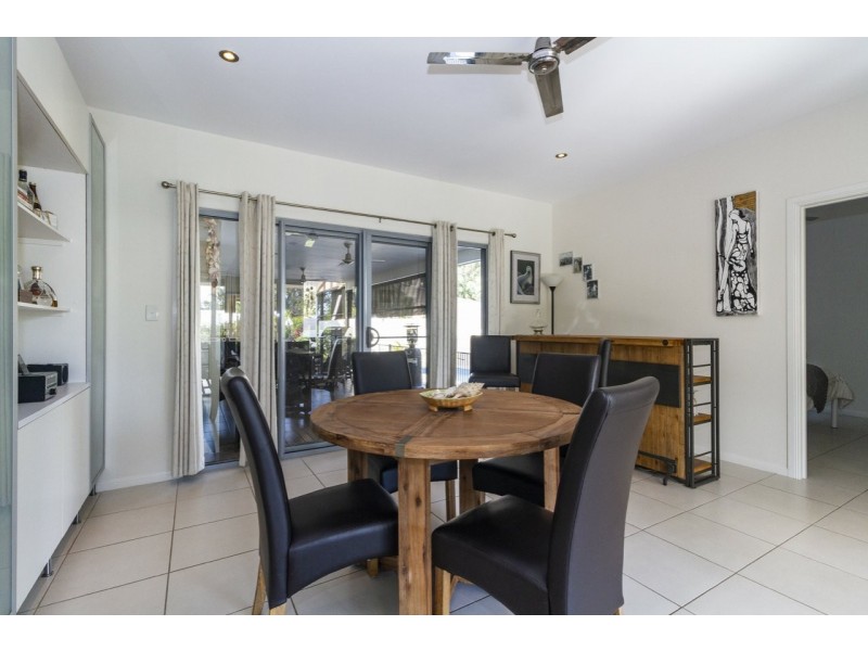 4 Dalpura Street, Macleay Island QLD 4184