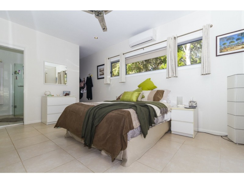 4 Dalpura Street, Macleay Island QLD 4184