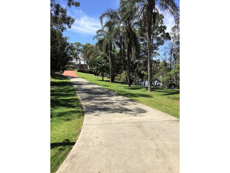 30 OAKLAND AVENUE, Redland Bay QLD 4165