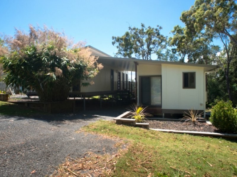 18 Cowes Street, Macleay Island QLD 4184