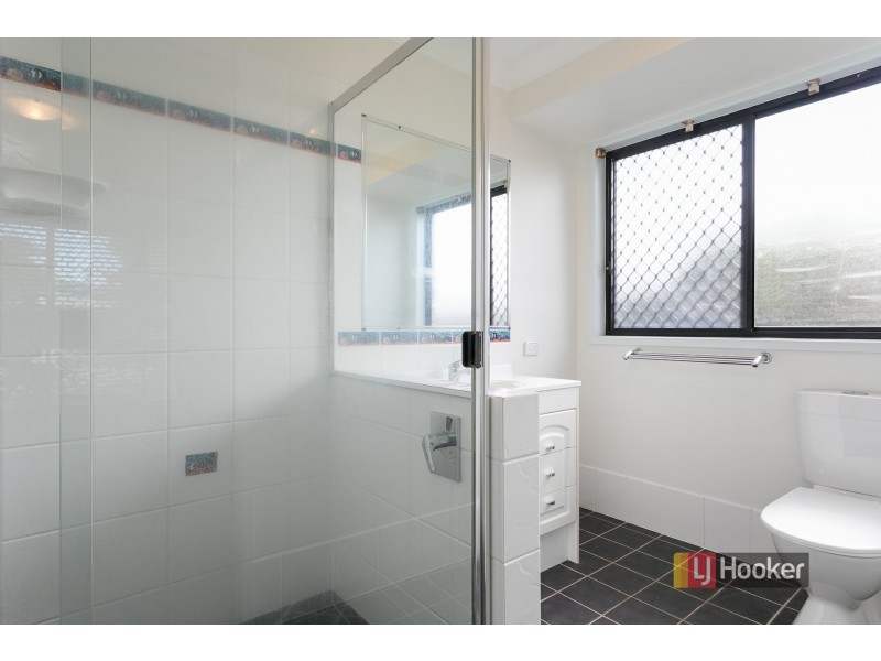 5 LANYARD PLACE, Redland Bay QLD 4165
