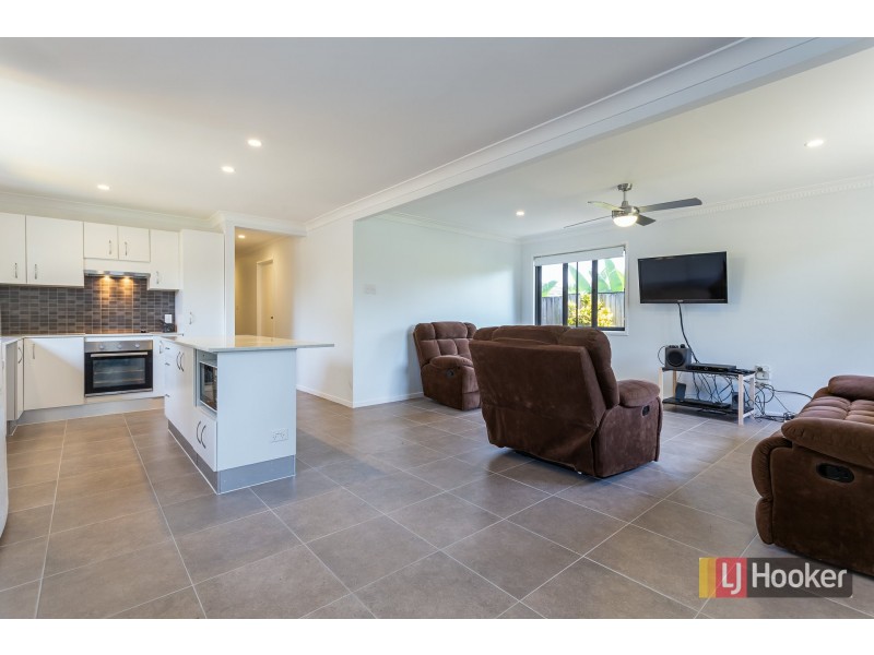 202 James Street, Redland Bay QLD 4165