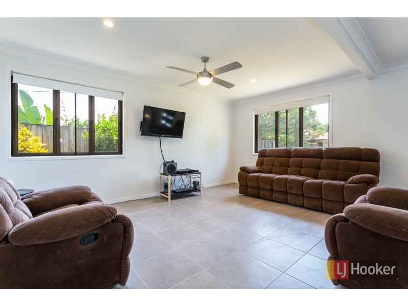 202 James Street, Redland Bay QLD 4165