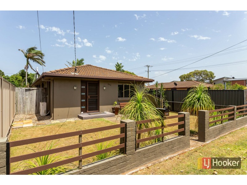202 James Street, Redland Bay QLD 4165