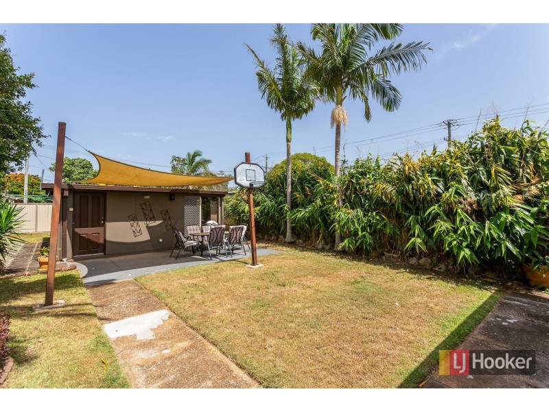 202 James Street, Redland Bay QLD 4165