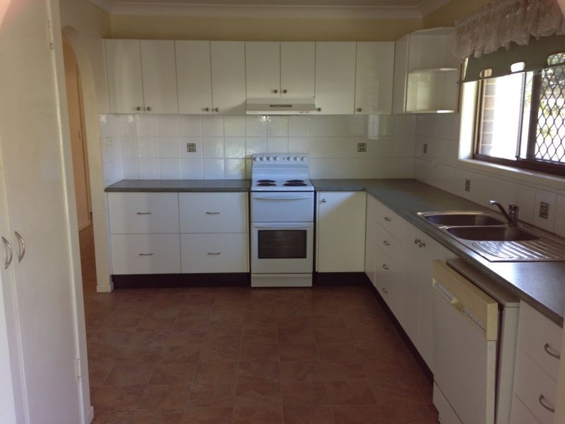 13 PITT STREET, Redland Bay QLD 4165