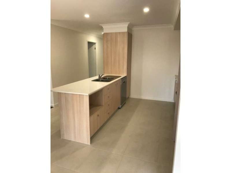 6 Swansea Circuit, Redland Bay QLD 4165