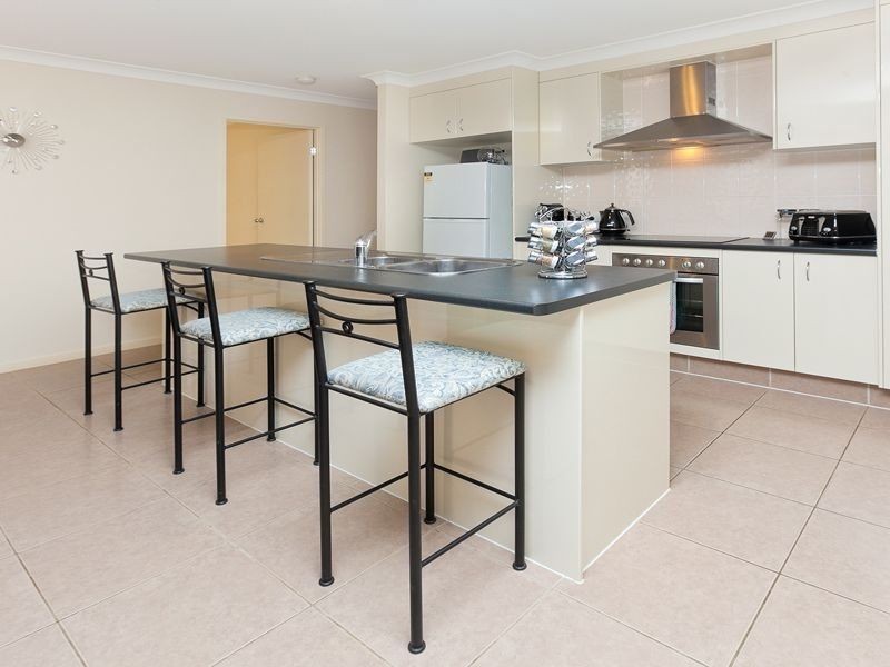 35 LAKES ENTRANCE DRIVE, Springfield Lakes QLD 4300