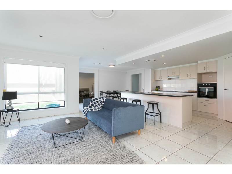 20 Cole Street, Redland Bay QLD 4165