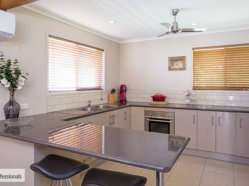 27 Phillip St, Redland Bay QLD 4165