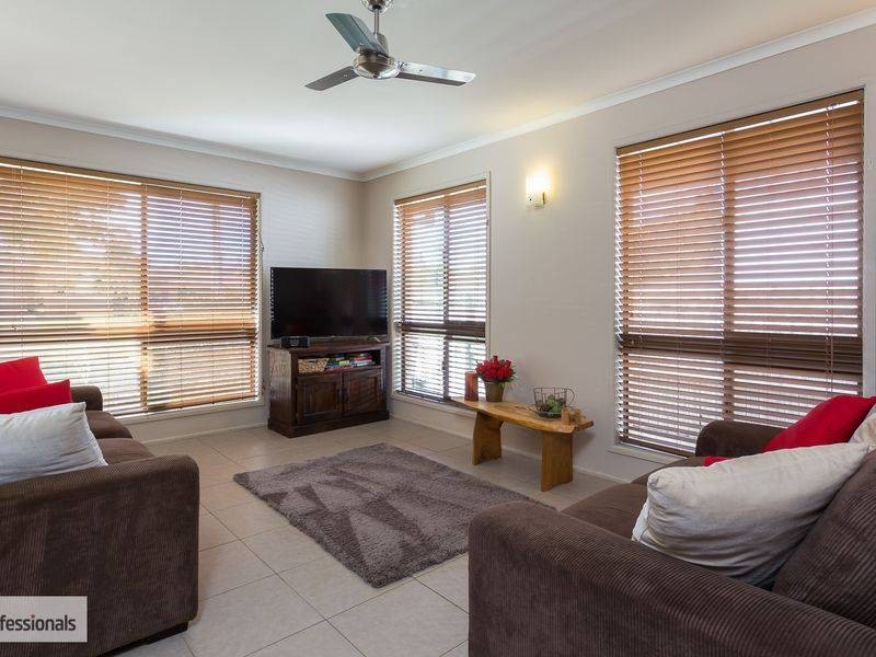 27 Phillip St, Redland Bay QLD 4165