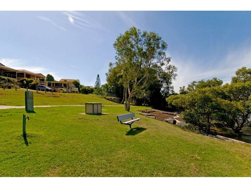 15 Esplanade, Redland Bay QLD 4165