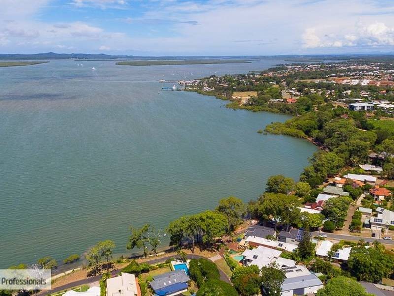 15 Esplanade, Redland Bay QLD 4165