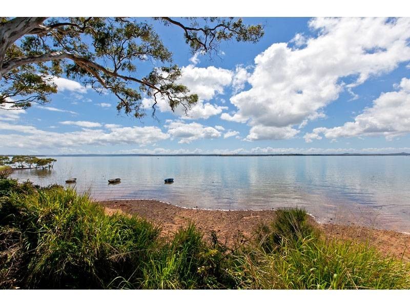 15 Esplanade, Redland Bay QLD 4165