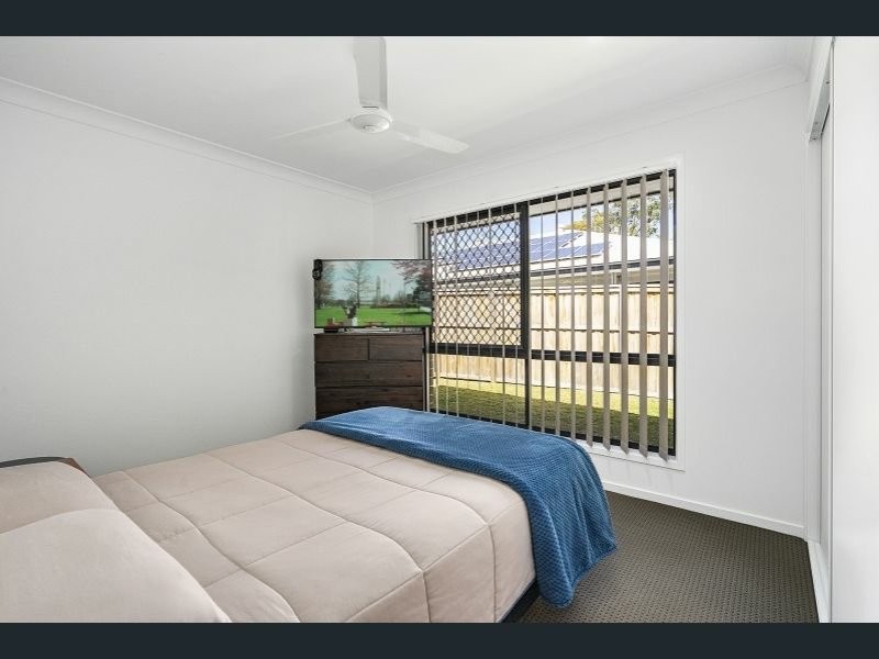 2 Tomarah Court, Redland Bay QLD 4165