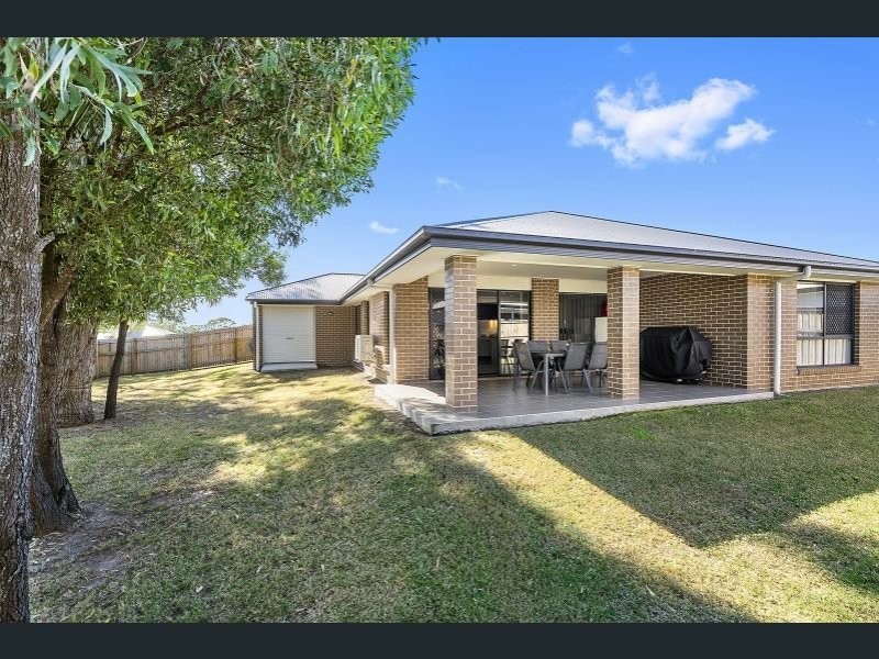 2 Tomarah Court, Redland Bay QLD 4165